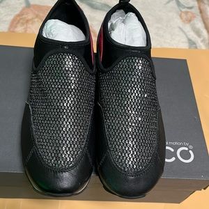 ecco black sequence sneakers